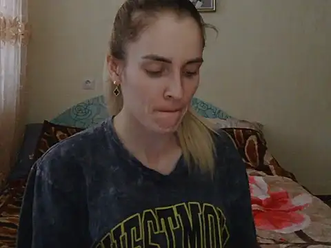 Snapshot of JayeTyler chatting on 18, 12, 2025 JayeTyler online show from 18, 12, 2025