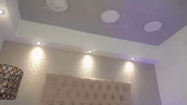 Snapshot of VeronicaBlake chatting on 14, 11, 2025 VeronicaBlake online show from 14, 11, 2025