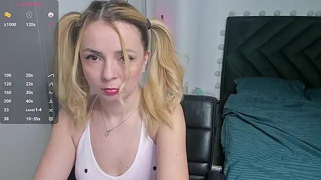 Snapshot of LovelyAria_ chatting on 22, 9, 2025 LovelyAria  online show from 22, 9, 2025