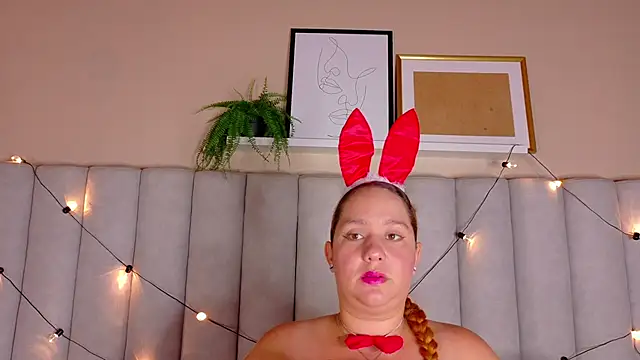 JenaCooper  online show from 14, 2, 2026