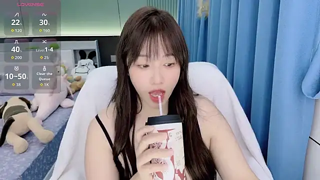 Liuyifei2005 online show from 29, 10, 2025