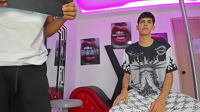 TWINKS FRIENDS online show from 10, 10, 2025