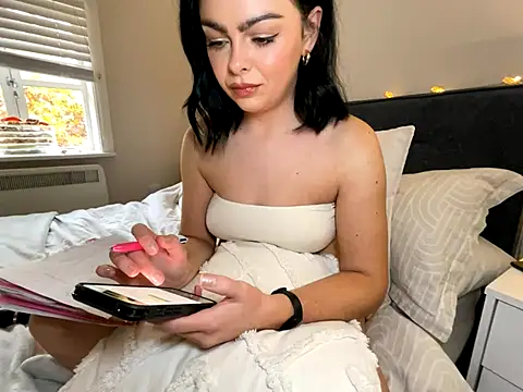 Snapshot of FrancescaXO chatting on 3, 11, 2025 FrancescaXO online show from 3, 11, 2025