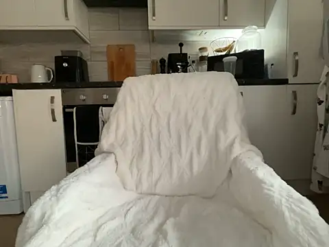 Snapshot of FrancescaXO chatting on 4, 2, 2026 FrancescaXO online show from 4, 2, 2026