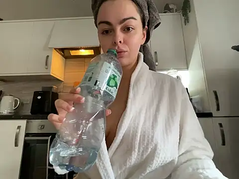 Snapshot of FrancescaXO chatting on 16, 2, 2026 FrancescaXO online show from 16, 2, 2026