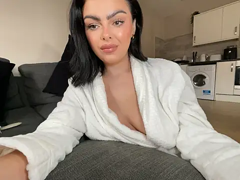 Snapshot of FrancescaXO chatting on 23, 2, 2026 FrancescaXO online show from 23, 2, 2026