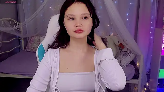 EmilyChaves online show from 12, 5, 2026