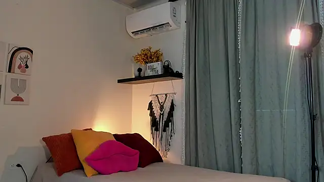 isabella-garcia- online show from 28, 9, 2025