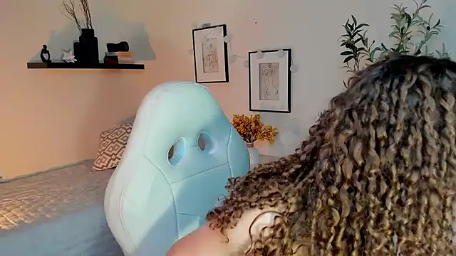 isabella-garcia- online show from 7, 5, 2026