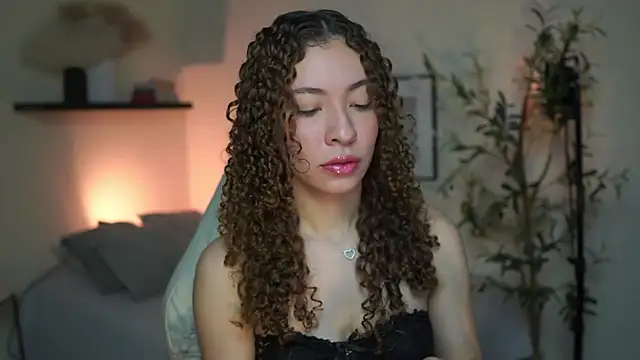 isabella-garcia- online show from 5, 7, 2026