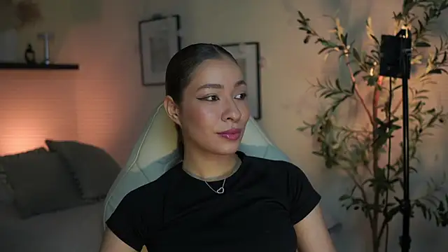 isabella-garcia- online show from 15, 7, 2026