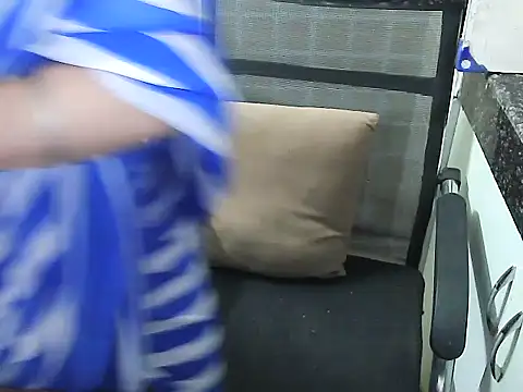 lovepihuu online show from 3, 10, 2025