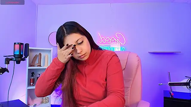 Snapshot of Aphriil__ chatting on 11, 10, 2025 Aphriil online show from 11, 10, 2025