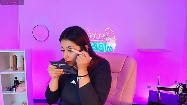 Snapshot of Aphriil__ chatting on 20, 10, 2025 Aphriil online show from 20, 10, 2025