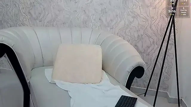 aura sanders1 online show from 20, 12, 2025