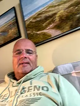 Snapshot of Renebisex chatting on 23, 10, 2025 Renebisex online show from 23, 10, 2025