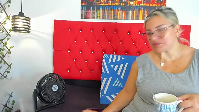 carolinacrus01 online show from 10, 11, 2025