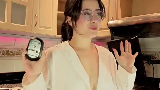 LiLLiAnderson online show from 18, 12, 2025