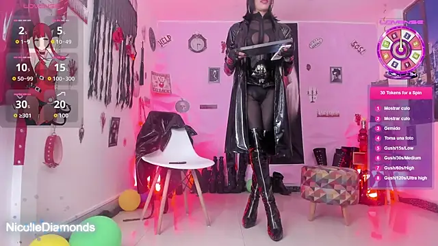 Snapshot of NicolleDiamonds_cg chatting on 28, 10, 2025 NicolleDiamonds cg online show from 28, 10, 2025