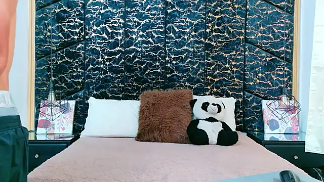 Snapshot of CattyANDnicky chatting on 6, 10, 2025 CattyANDnicky online show from 6, 10, 2025