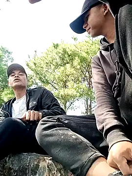 Snapshot of zebba12 chatting on 25, 10, 2025 zebba12 online show from 25, 10, 2025