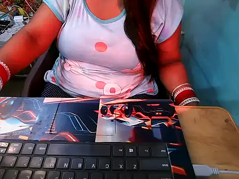 Snapshot of PREETI_BABY chatting on 5, 7, 2026 PREETI BABY online show from 5, 7, 2026