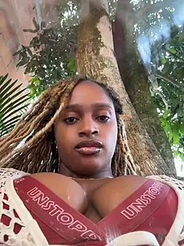 Snapshot of darle_volant chatting on 5, 7, 2026 darle volant online show from 5, 7, 2026