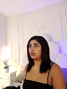 Kaylachannell online show from 9, 7, 2026