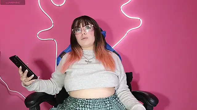 HollowLady 01 online show from 17, 5, 2026