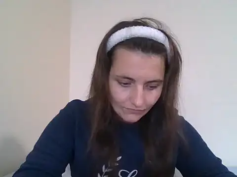 Snapshot of DInaraXRose chatting on 8, 9, 2025 DInaraXRose online show from 8, 9, 2025