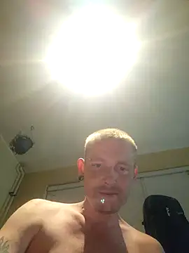Snapshot of piercingpik chatting on 6, 7, 2026 piercingpik online show from 6, 7, 2026