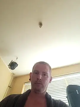 Snapshot of piercingpik chatting on 8, 7, 2026 piercingpik online show from 8, 7, 2026