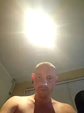 Snapshot of piercingpik chatting on 5, 8, 2026 piercingpik online show from 5, 8, 2026
