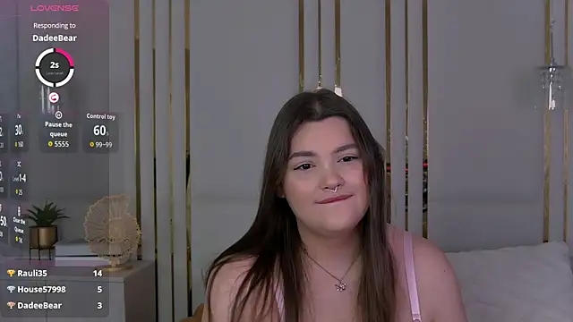 EmilyHyde online show from 9, 10, 2025