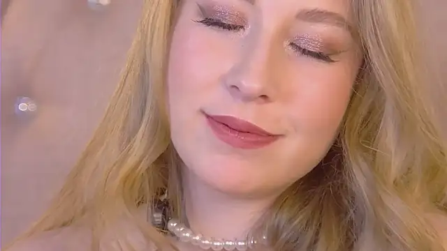 MiaEuphoria  online show from 6, 10, 2025