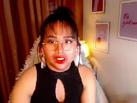 urmidnightcravingsxx online show from 9, 4, 2026