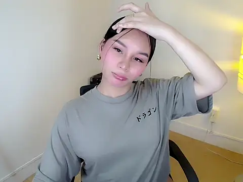 holly tabby online show from 5, 1, 2026