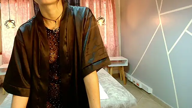 Mia Holly   online show from 10, 10, 2025