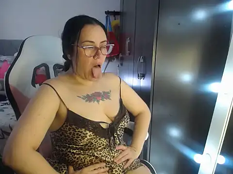 Snapshot of sweet_adele_ chatting on 24, 10, 2025 sweet adele online show from 24, 10, 2025