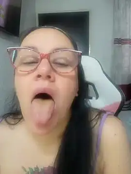 Snapshot of sweet_adele_ chatting on 17, 4, 2026 sweet adele online show from 17, 4, 2026