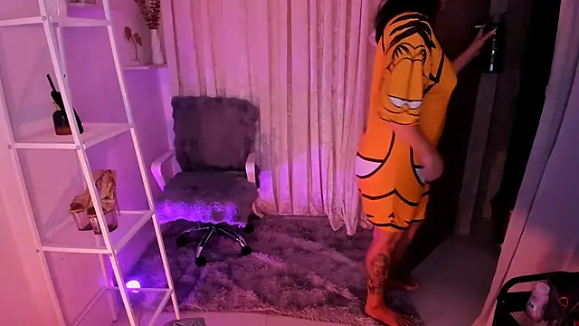 MS VALERIA online show from 11, 10, 2025