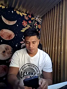 Snapshot of mr_dave chatting on 18, 12, 2025 mr dave online show from 18, 12, 2025