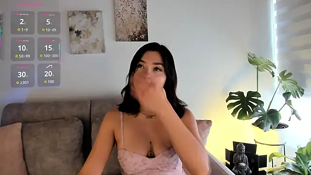 Snapshot of Estrer_collins chatting on 24, 10, 2025 Estrer collins online show from 24, 10, 2025