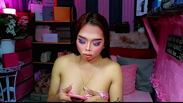 MoniqueCeleste online show from 15, 11, 2025