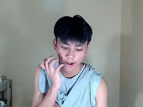 Snapshot of ynotyu chatting on 12, 11, 2025 ynotyu online show from 12, 11, 2025