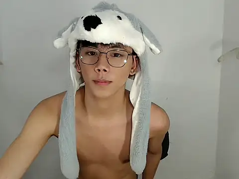 Snapshot of ynotyu chatting on 10, 2, 2026 ynotyu online show from 10, 2, 2026