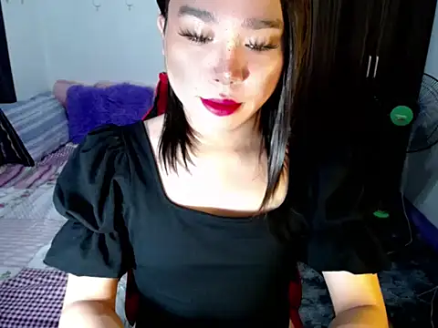 Urassiansweetcummer online show from 27, 9, 2025