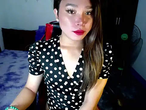 Urassiansweetcummer online show from 3, 11, 2025