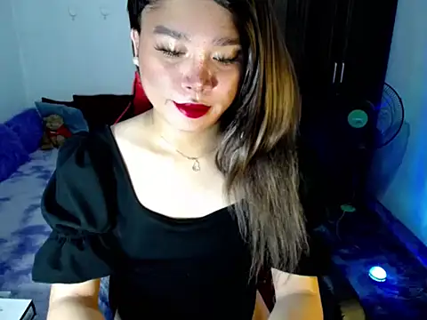 Urassiansweetcummer online show from 21, 4, 2026