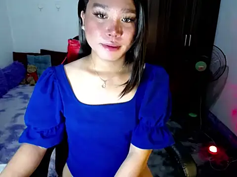 Urassiansweetcummer online show from 23, 4, 2026